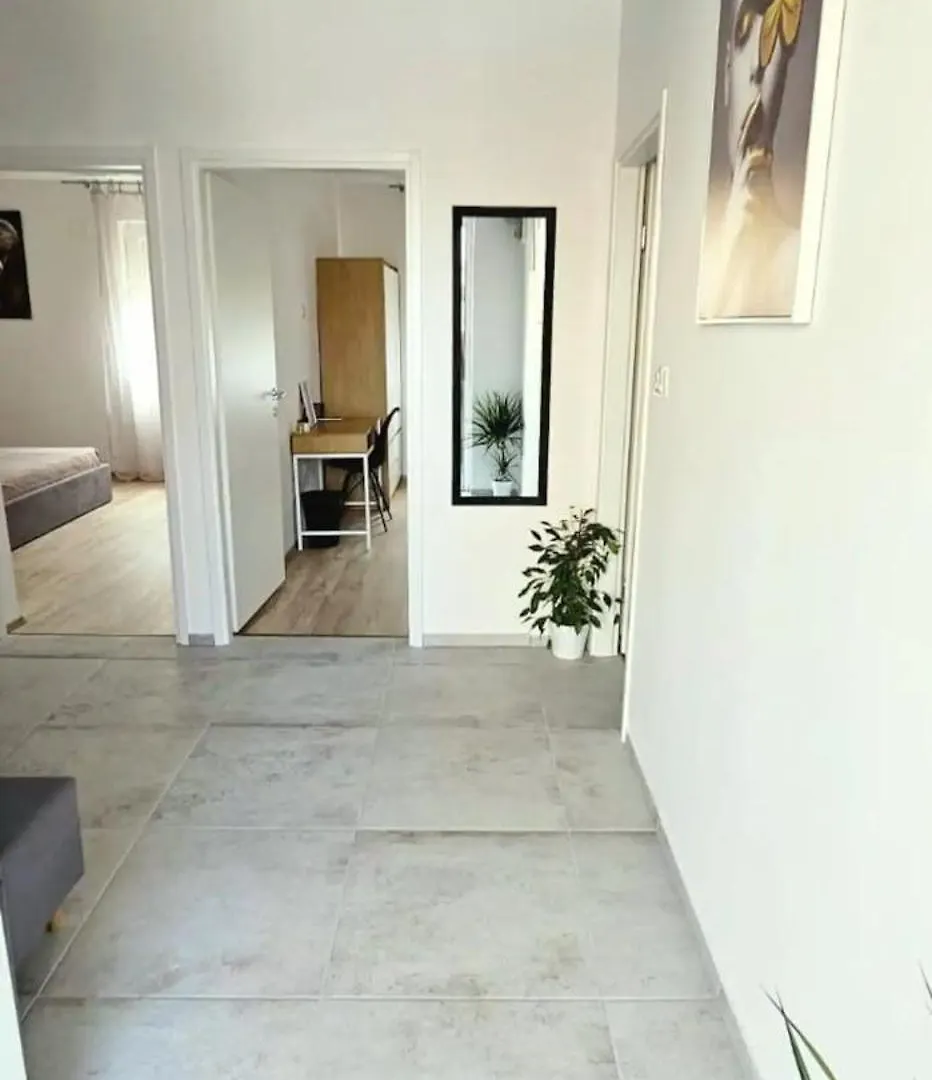 La Paulina'S III Apartment Zadar